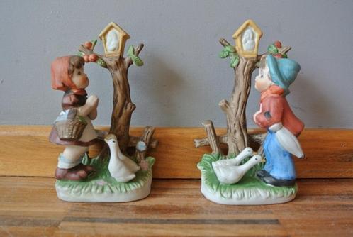 2 beeldjes in biscuit, Collections, Statues & Figurines, Comme neuf, Humain, Enlèvement ou Envoi