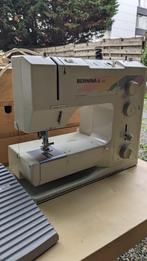 Naaimachine Bernina 1010 - Werkt perfect, met accessoires en, Hobby en Vrije tijd, Naaimachines en Toebehoren, Ophalen, Zo goed als nieuw