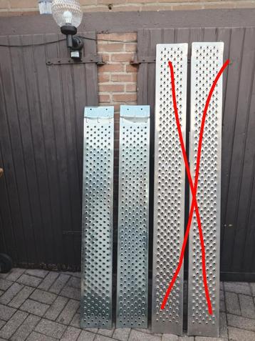 Te koop laatste set oprijplaten geheel in Nieuwstaat  beschikbaar voor biedingen