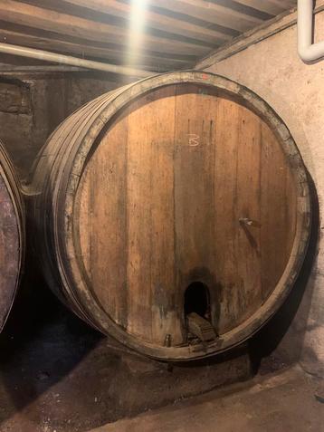 Zeer groot wijnvat 4500ltr eiken  beschikbaar voor biedingen