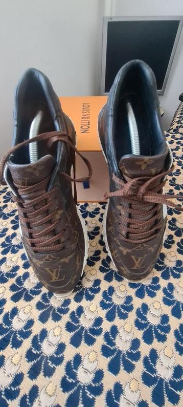 Baskets sneakers louis vuitton beschikbaar voor biedingen