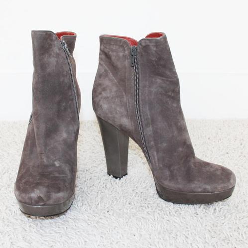 Très belles bottes en cuir Paco Gil s25 (Taille 40) €85, -, Vêtements | Femmes, Chaussures, Comme neuf, Boots et Botinnes, Gris