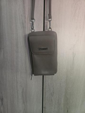 Schoudertassen  beschikbaar voor biedingen