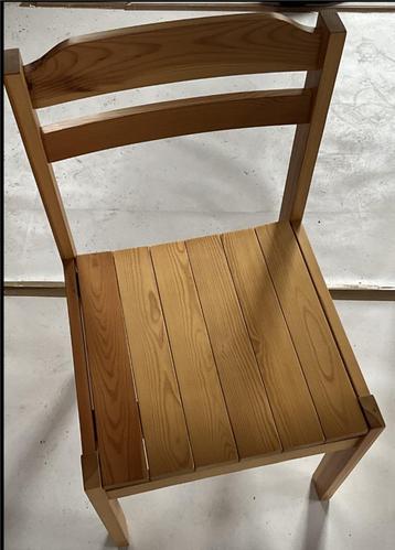 mooie stoelen beschikbaar voor biedingen