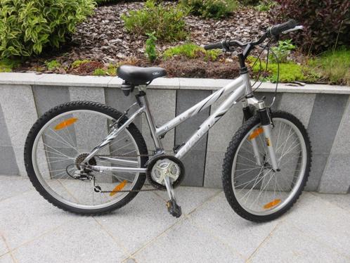 velo marque GIANT NEUF jamais servi 250 euros, Fietsen en Brommers, Fietsen | Mountainbikes en ATB, Nieuw, Dames, Giant, Ophalen