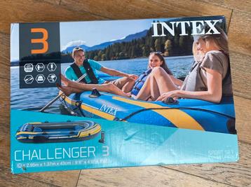 Intex 68370NP Challenger 3-Persoons Boot set