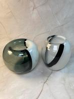 Set van 2 eigentijdse handgeblazen glazen vazen, Antiek en Kunst, Ophalen of Verzenden