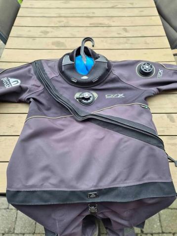 Wazterproof DX7 droogpak beschikbaar voor biedingen