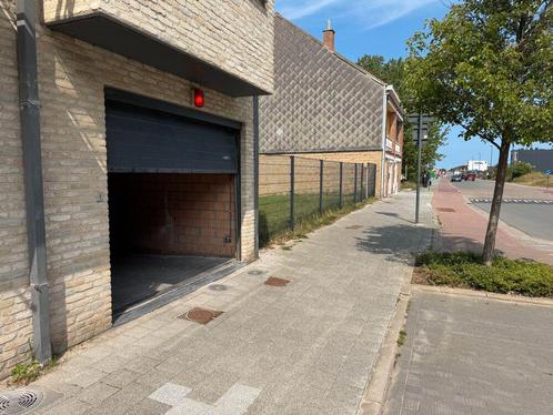 Garage te koop in Westende, Immo, Garages en Parkeerplaatsen