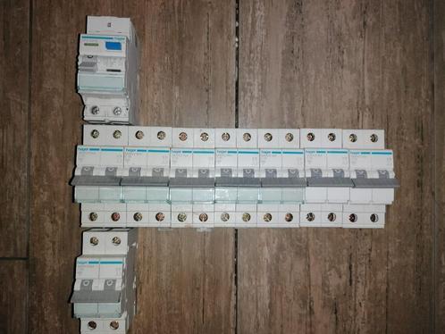 Interrupteur différentiel et Disjoncteur, Doe-het-zelf en Bouw, Elektriciteit en Kabels, Zo goed als nieuw, Schakelaar, Ophalen of Verzenden