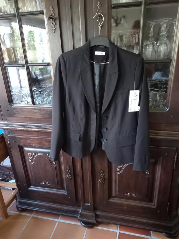 Zwart dames jasje, Kleding | Dames, Jasjes, Kostuums en Pakken, Zwart, Ophalen