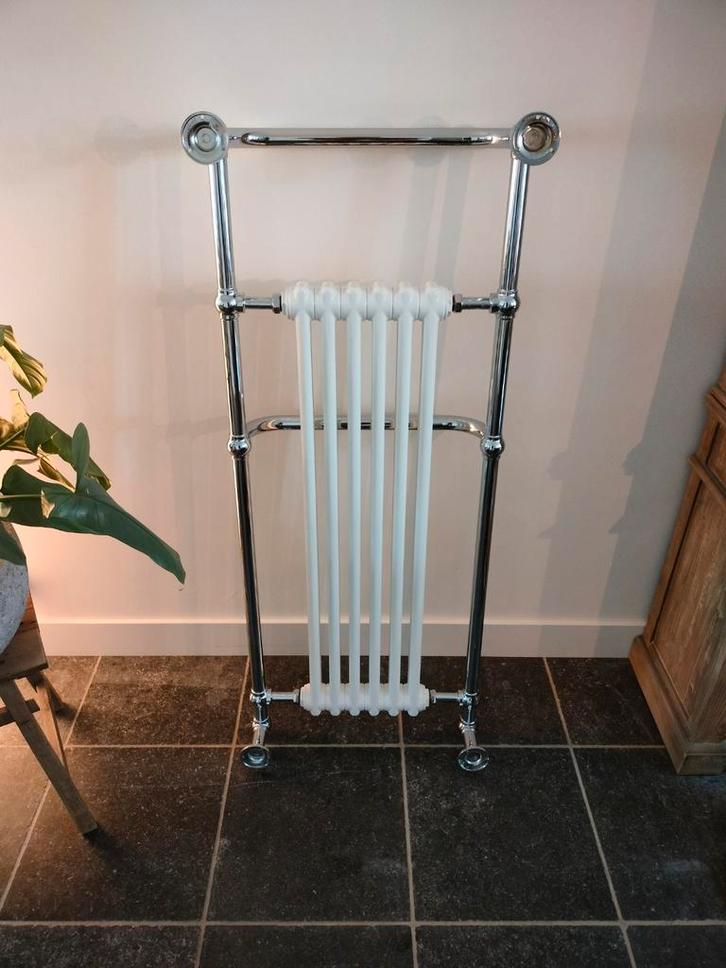 Vintage radiator, Doe-het-zelf en Bouw, Verwarming en Radiatoren, Zo goed als nieuw, Ophalen