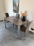 Keukentafel met bijhorende stoelen, Ophalen, Zo goed als nieuw