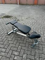 Professionele bench van LifeFitness (nieuwprijs €695,00), Sports & Fitness, Équipement de fitness, Enlèvement, Comme neuf, Bras