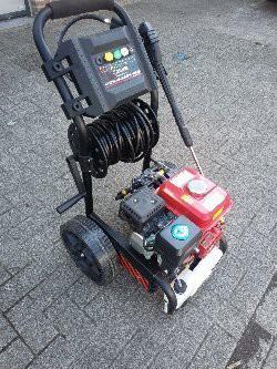 Te huur Hogedruk reiniger 170bar op benzine, Tuin en Terras, Hogedrukreinigers, Zo goed als nieuw, Benzine, Ophalen