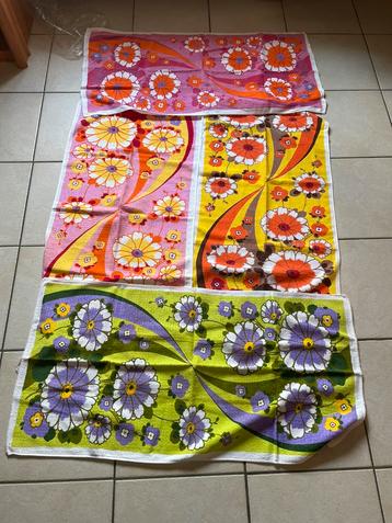 4 kleurrijke bloemenhanddoeken