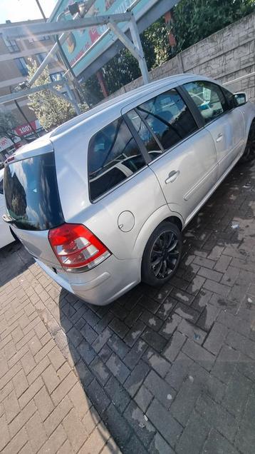 Opel zafira b 157000km diesel annee 2011 beschikbaar voor biedingen
