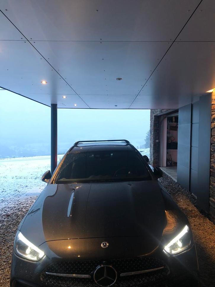 A LOUER : Barres de toit universelles (rails collés-fermés), Autos : Divers, Porte-bagages, Comme neuf