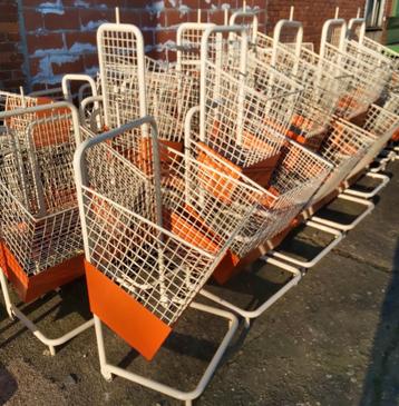 Kar karren metalen karretjes decoratie  beschikbaar voor biedingen