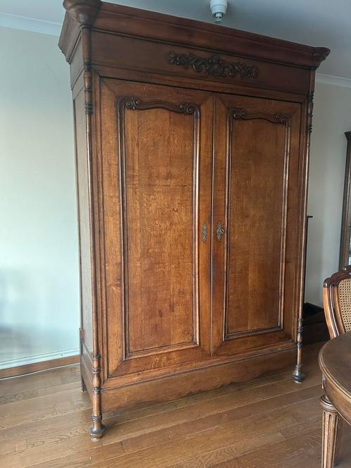 Antieke Franse linnenkast in Louis Philippe-stijl, Antiek en Kunst, Antiek | Meubels | Kasten, Ophalen