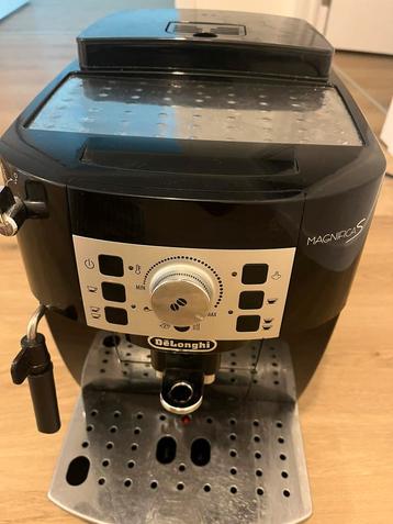 De longhi Magnifica S (problème triangle rouge qui clignote) beschikbaar voor biedingen