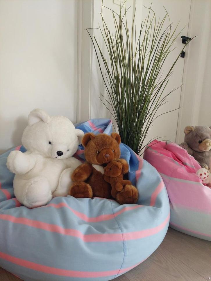 2 leuke zitzakken met  gratis vulling en patroon!, Kinderen en Baby's, Overige Kinderen en Baby's, Gebruikt, Ophalen