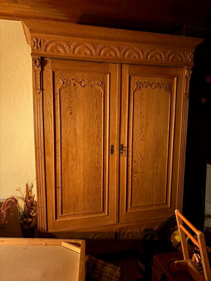 Belle grande armoire, Antiquités & Art, Antiquités | Meubles | Armoires, Enlèvement