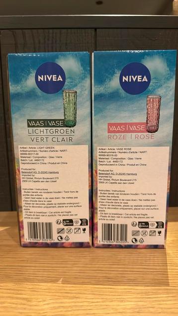 2x vaas nivea - groen - roze beschikbaar voor biedingen