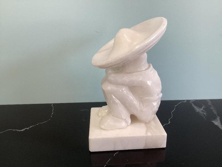 Beeldje in albast Slapende Mexicaan. 039/B., Huis en Inrichting, Woonaccessoires | Overige, Ophalen