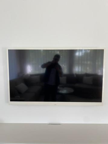 Edition special Ecran plat hdmi IKEA - philips + support mur, Enlèvement ou Envoi, Utilisé