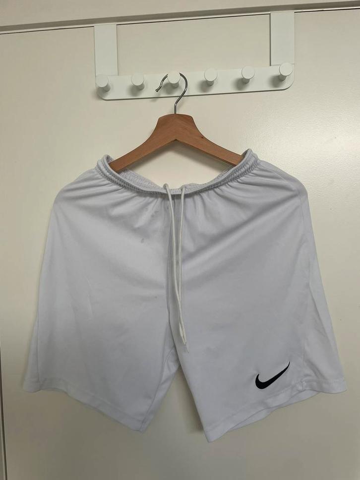 Witte sportbroek Nike, Kleding | Heren, Sportkleding, Nieuw, Voetbal, Maat 46 (S) of kleiner, Wit, Ophalen of Verzenden