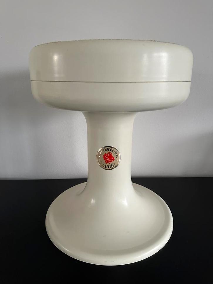 Vintage design kruk Isoklepa cremekleur, Antiek en Kunst, Kunst | Designobjecten, Ophalen of Verzenden