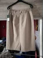 Jupe neuve taille 46, Vêtements | Femmes, Jupes, Enlèvement, Neuf, Beige