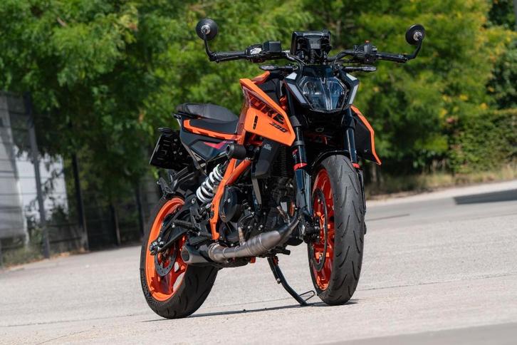 Directiemoto KTM 390 Duke (2025) – 2.000km -Eindejaarspromo, Motoren, Motoren | KTM, Bedrijf, Naked bike, 12 t/m 35 kW, 1 cilinder