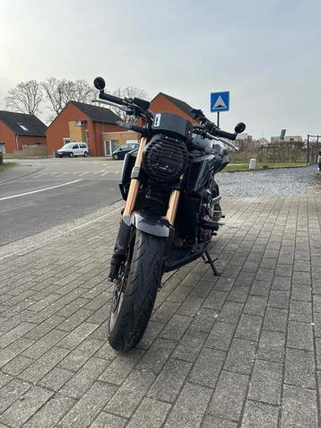 Honda CB650R Carbon Look beschikbaar voor biedingen