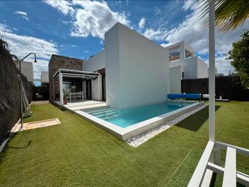 Villa in Lomas de Cabo Roig met verwarmd privézwembad. beschikbaar voor biedingen