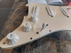 Fender Stratocaster volledig loaded in PRIMA staat, Muziek en Instrumenten, Ophalen of Verzenden, Zo goed als nieuw