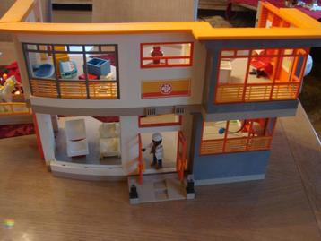 playmobil: speelhuisje met lift beschikbaar voor biedingen