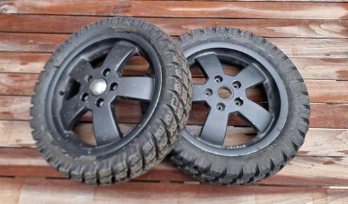 Stevige set winterbanden op velg Vespa GTS, GT en GTV, Fietsen en Brommers, Brommeronderdelen | Scooters, Zo goed als nieuw, Vespa