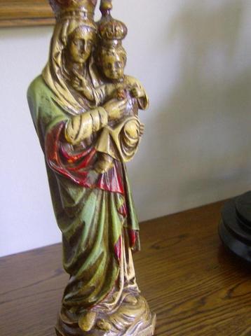 Beeld Madonna met kind beschikbaar voor biedingen