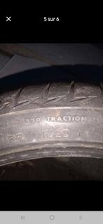 Pneus 225/49 r18, Autos : Pièces & Accessoires, 4 Saisons, Véhicule de tourisme, Enlèvement, Utilisé