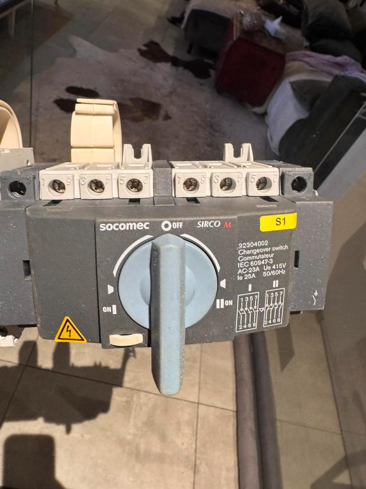 Socomec SIRCO M omschakelaar – 25A, Huis en Inrichting, Overige Huis en Inrichting, Zo goed als nieuw, Ophalen
