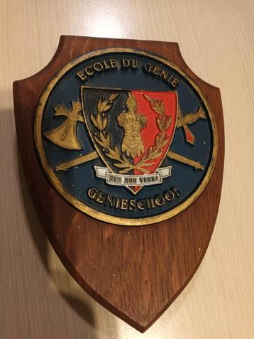 Crest militaire armée militaria insignes 