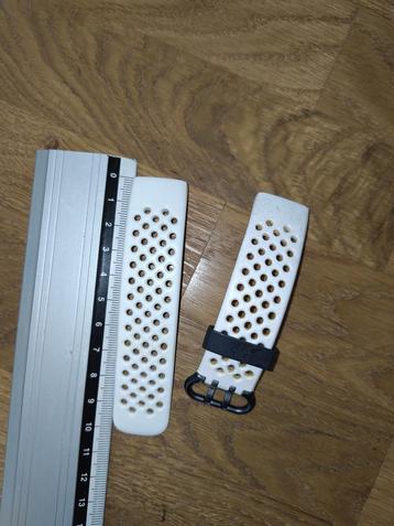 Fitbit Charge 4 bandje Wit small beschikbaar voor biedingen