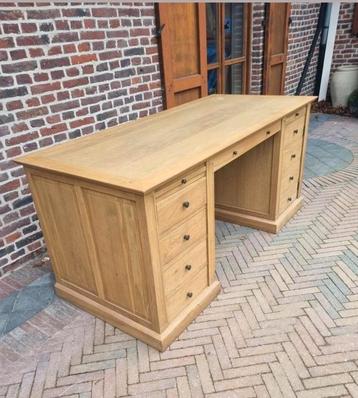 Eiken bureau GRATIS LEVERING  beschikbaar voor biedingen