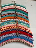 Te koop :Lot van ongeveer 75 kledinghangers in vitage steil, Kleding | Dames, Kledinghangers, Ophalen, Gebruikt