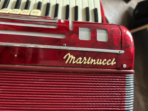 Accordeon, Muziek en Instrumenten, Accordeons, Gebruikt, Toetsaccordeon, 80-bas, Marinucci, Met koffer, Met riemen, Ophalen