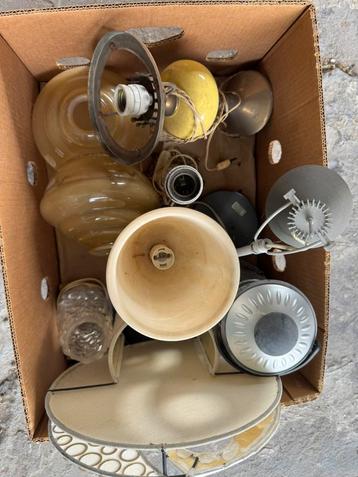Lot lampen beschikbaar voor biedingen