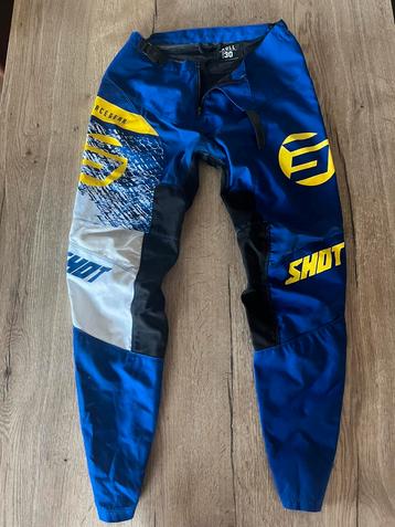 Shot race gear broek beschikbaar voor biedingen
