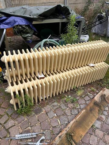 Radiator 155 x28x23. Beige kleur., Enlèvement, Comme neuf, Radiateur